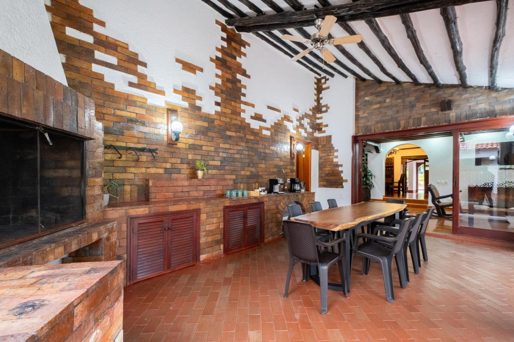 Hotel Chalet El Castillo By Majuva El Edén 外观 照片